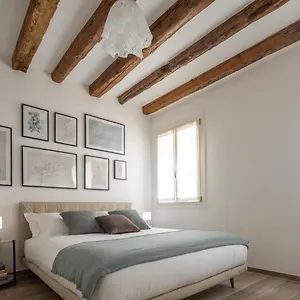 San Giacomo Dall'orio Garden R&r , Venice Italy